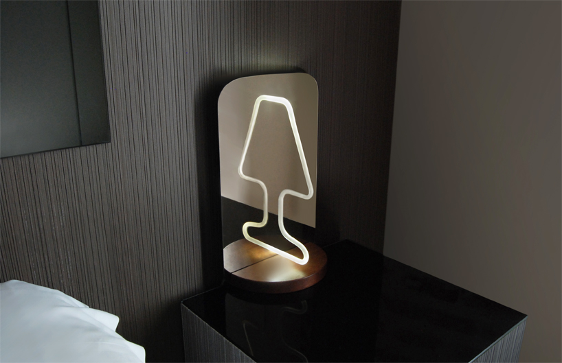 Refleksija kao ključni alat dizajnera : Genijalna “Moitie” Stona lampa